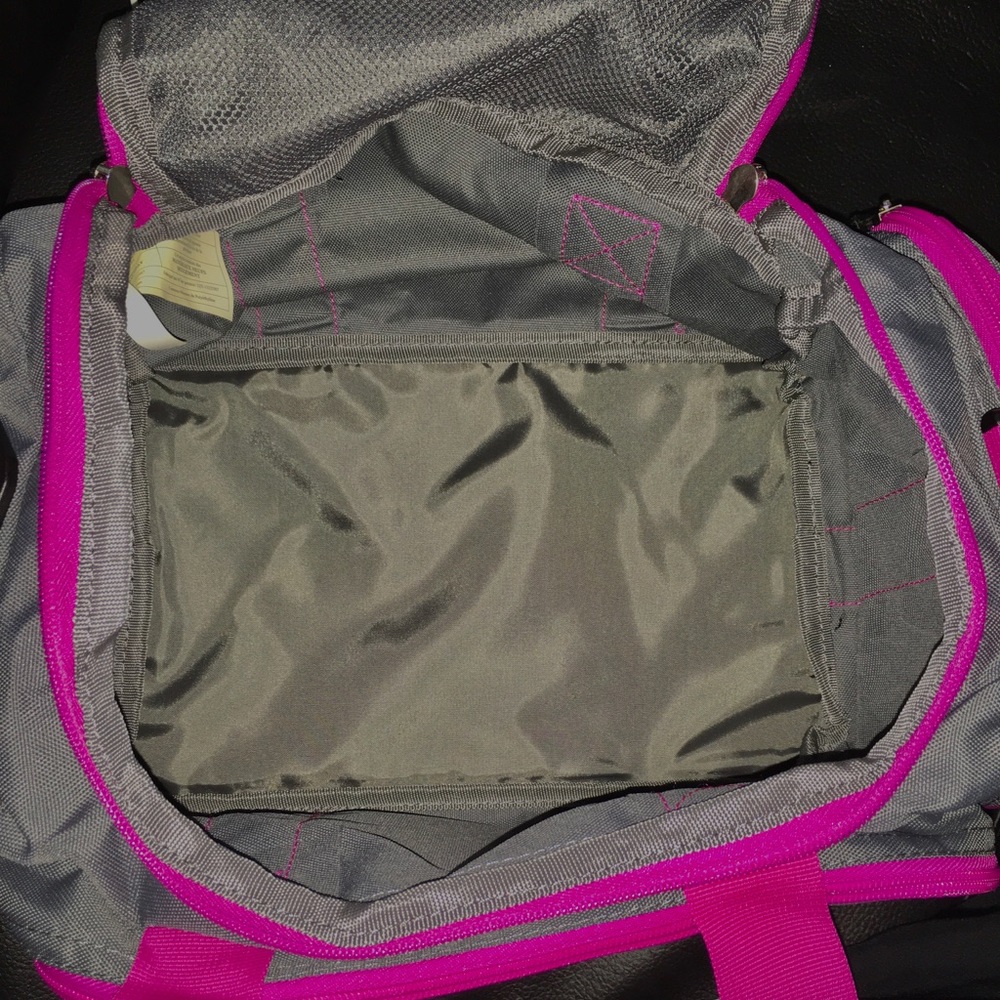 Cabelas mini travel bag - Picture 3 of 3